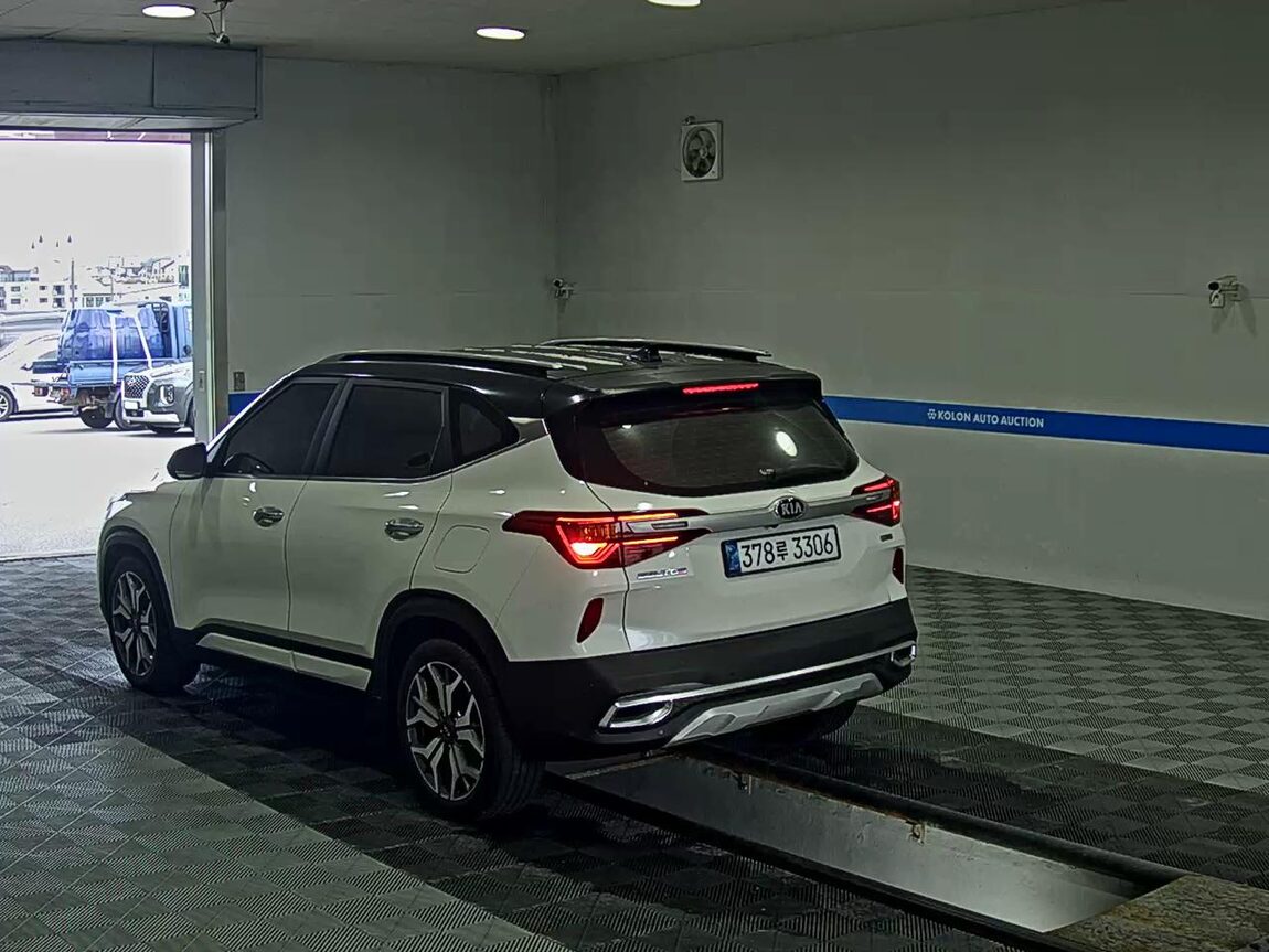 KIA SELTOS 1.6 GASOLINE 2WD SIGNATURE 2022 - zdjęcie 6
