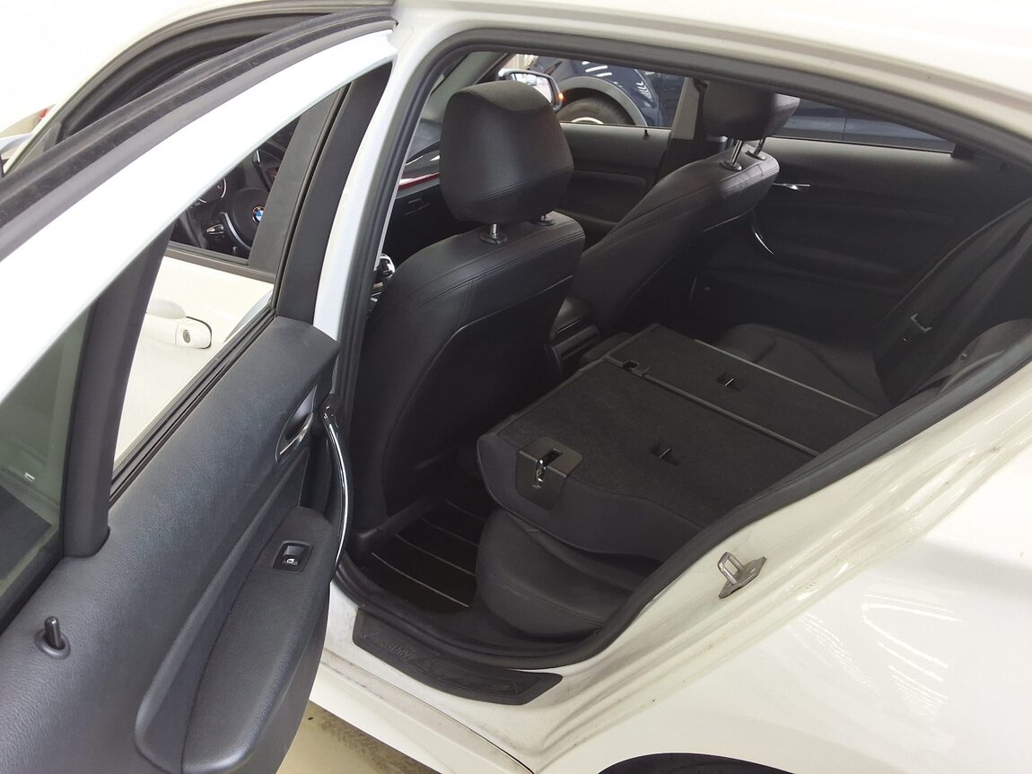 BMW 1 SERIES (2ND GEN) 5-DOOR 120d SPORT LINE 2014 - zdjęcie 12