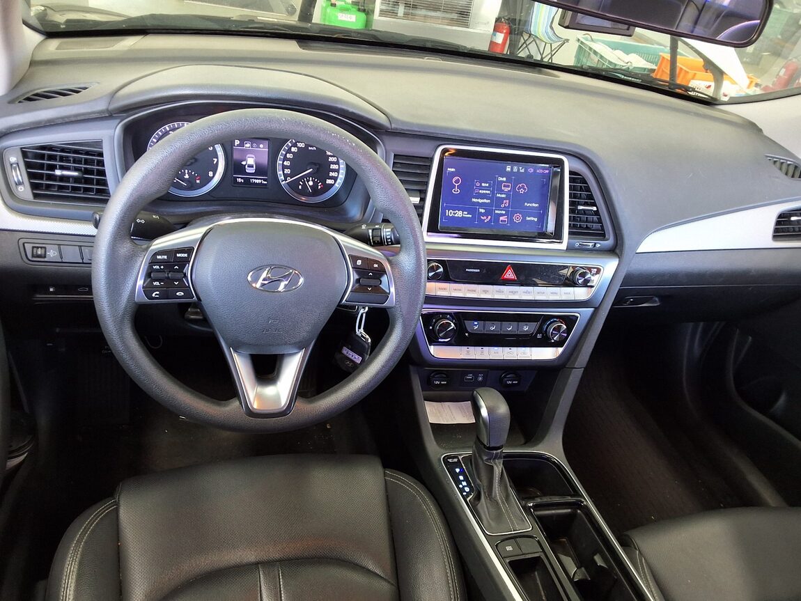 HYUNDAI LF SONATA NEW RISE LPi RENTAL CAR STYLE 2018 - zdjęcie 11
