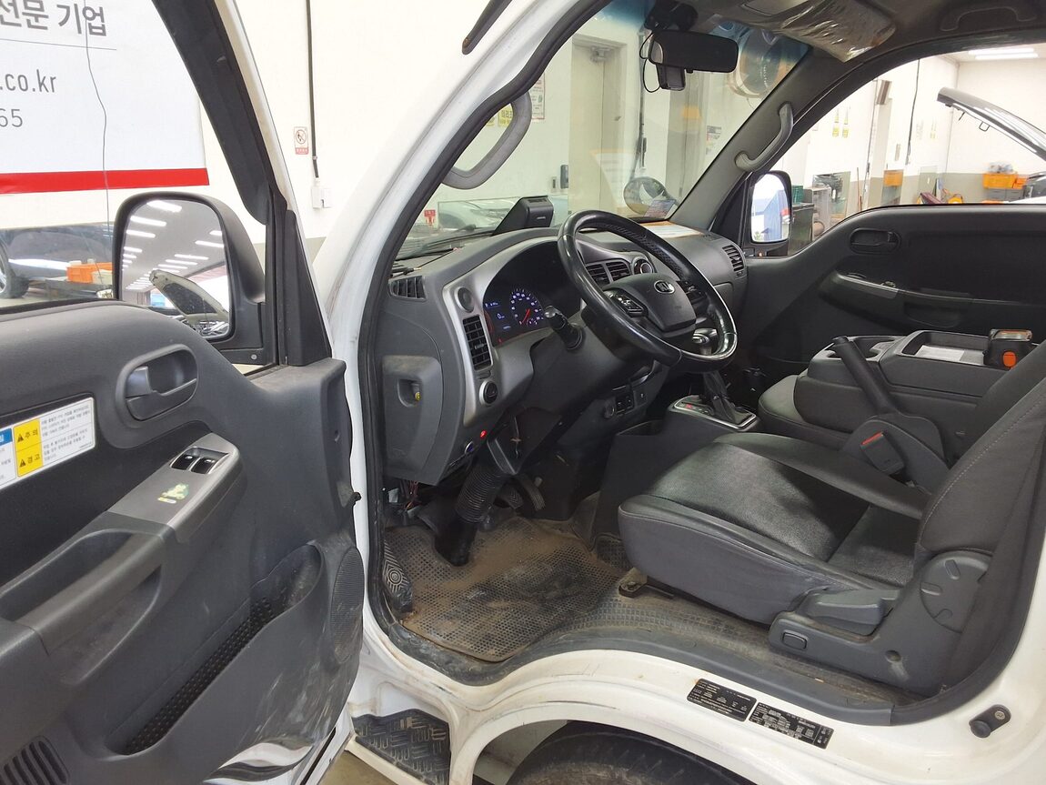 KIA THE NEW BONGO III CARGO 1 TON KING CAB EXTRA LONG WHEELBASE L 2022 - zdjęcie 10