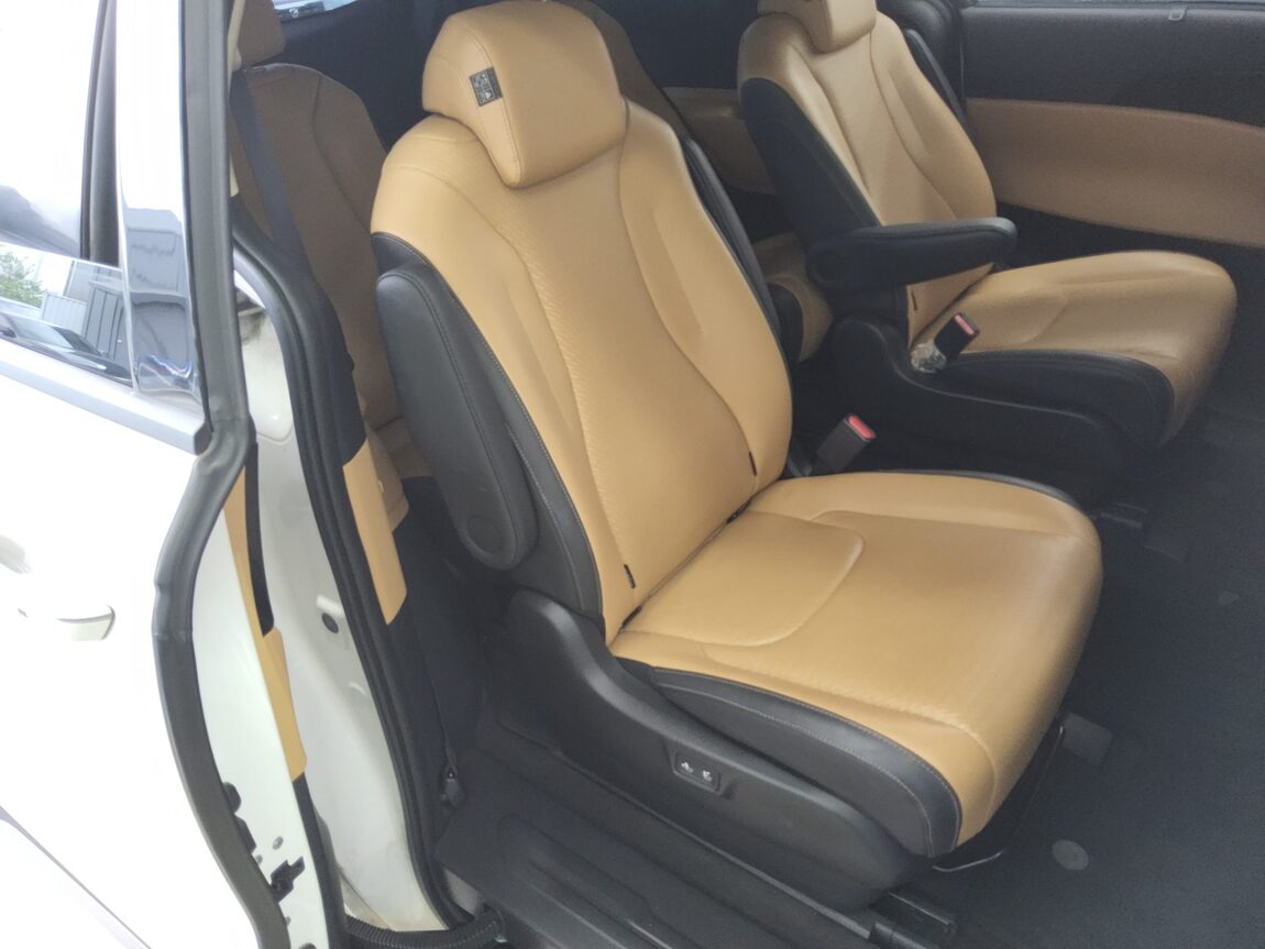 KIA NEW CARNIVAL (KA4) 9-SEATER GASOLINE NOBLESSE 2023 - zdjęcie 13
