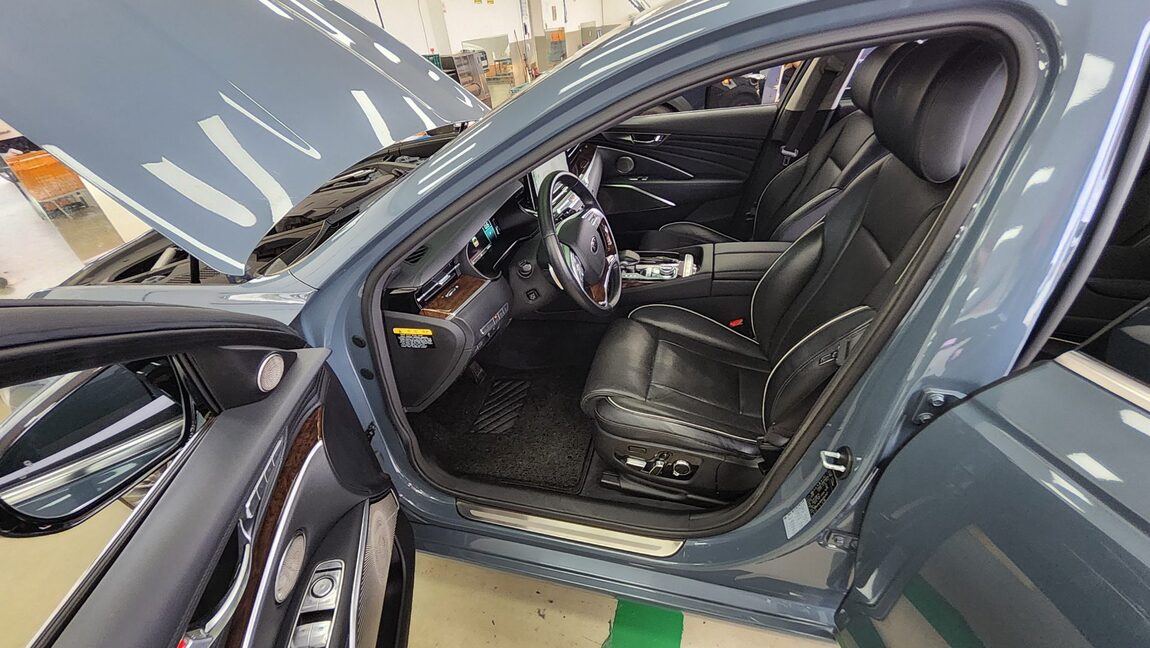 KIA THE K9 (RJ) 3.8 GDI AWD PLATINUM III 2019 - zdjęcie 10