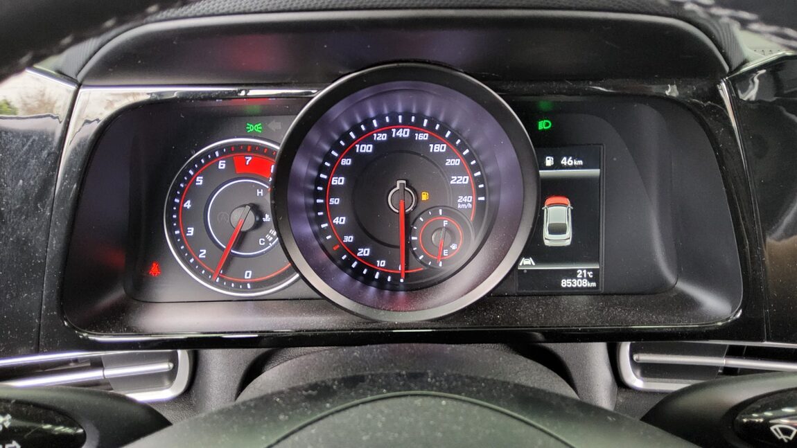 HYUNDAI AVANTE (CN7) 1.6 GASOLINE MODERN 2023 - zdjęcie 9