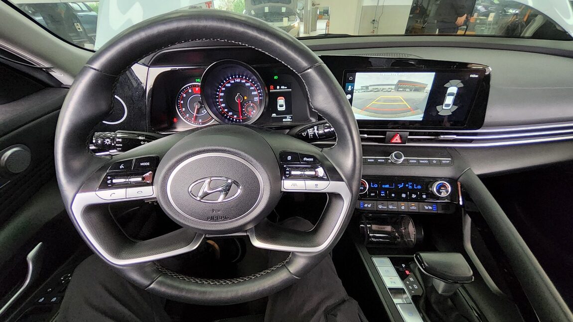 HYUNDAI AVANTE (CN7) 1.6 GASOLINE MODERN 2023 - zdjęcie 19