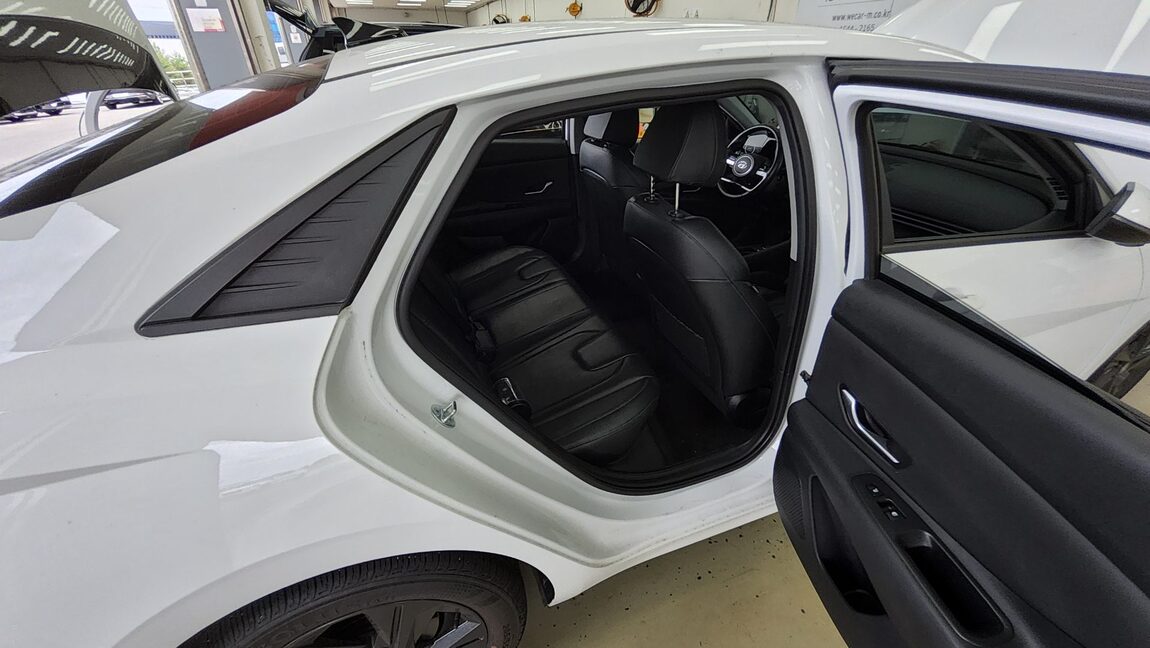 HYUNDAI AVANTE (CN7) 1.6 GASOLINE MODERN 2023 - zdjęcie 13