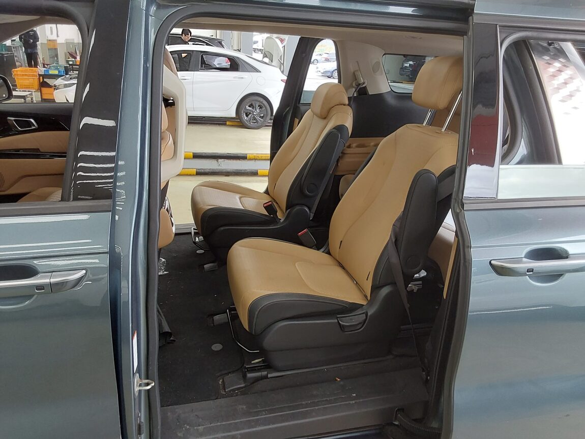 KIA NEW CARNIVAL (KA4) 9-SEATER DIESEL SIGNATURE 2023 - zdjęcie 12