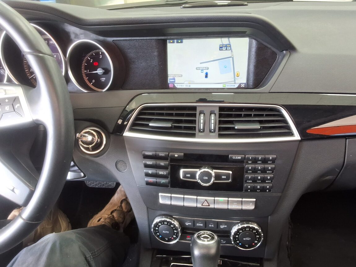 MERCEDES-BENZ C-CLASS (3RD GEN) C220 CDI 2013 - zdjęcie 25