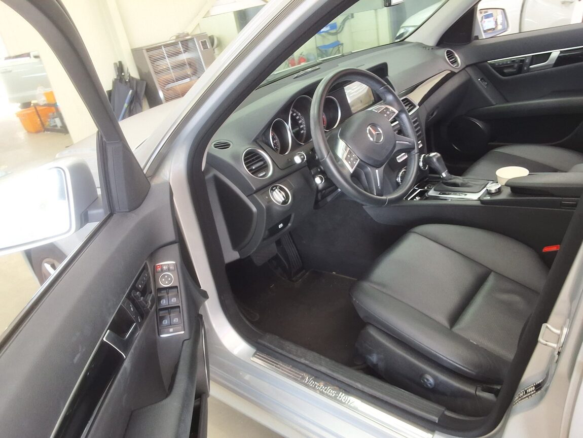 MERCEDES-BENZ C-CLASS (3RD GEN) C220 CDI 2013 - zdjęcie 11