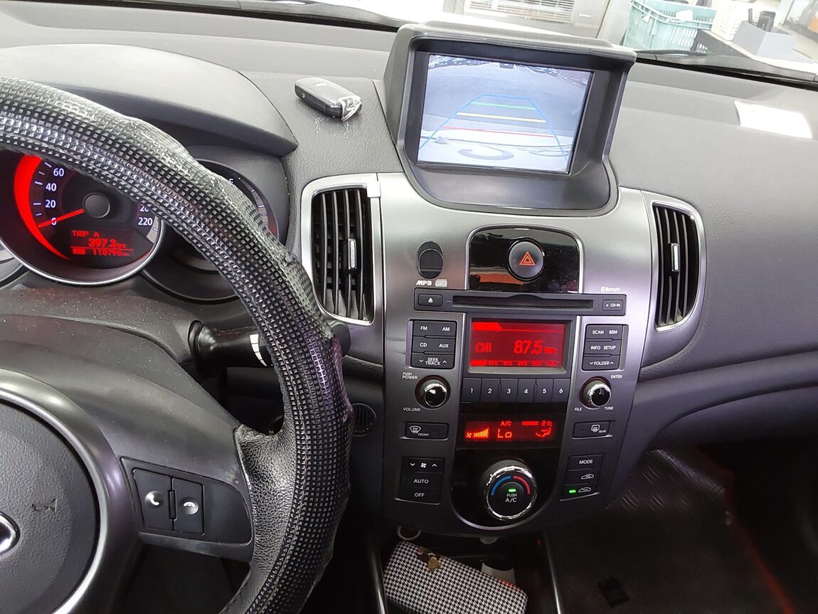 KIA FORTE 1.6 GDI LUXURY ECO PLUS 2012 - zdjęcie 17