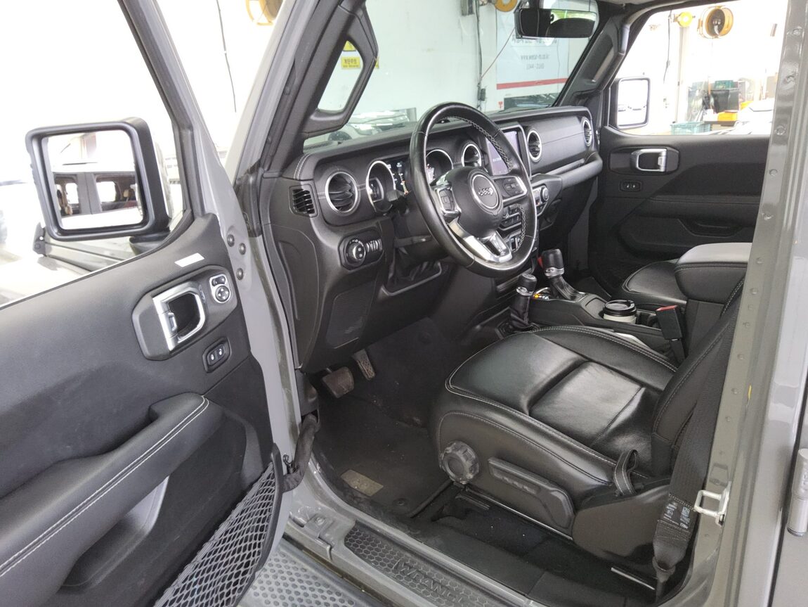 JEEP WRANGLER (JL) 2.0 OVERLAND 4DR 2022 - zdjęcie 10
