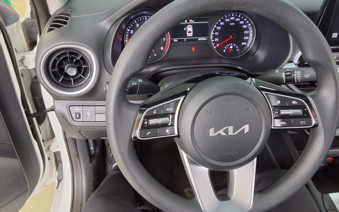 KIA THE NEW K3 1.6 GASOLINE TRENDY 2024 - zdjęcie 17