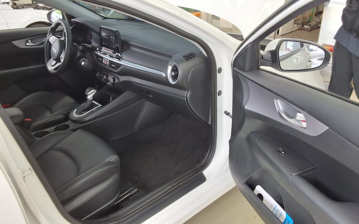 KIA THE NEW K3 1.6 GASOLINE TRENDY 2024 - zdjęcie 14
