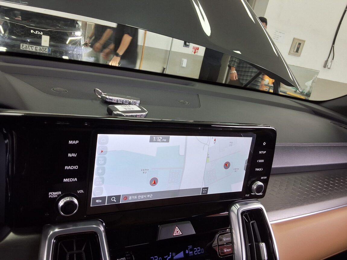 KIA NEW SORENTO HYBRID (MQ4) 1.6 HEV 4WD NOBLESSE 2023 - zdjęcie 18