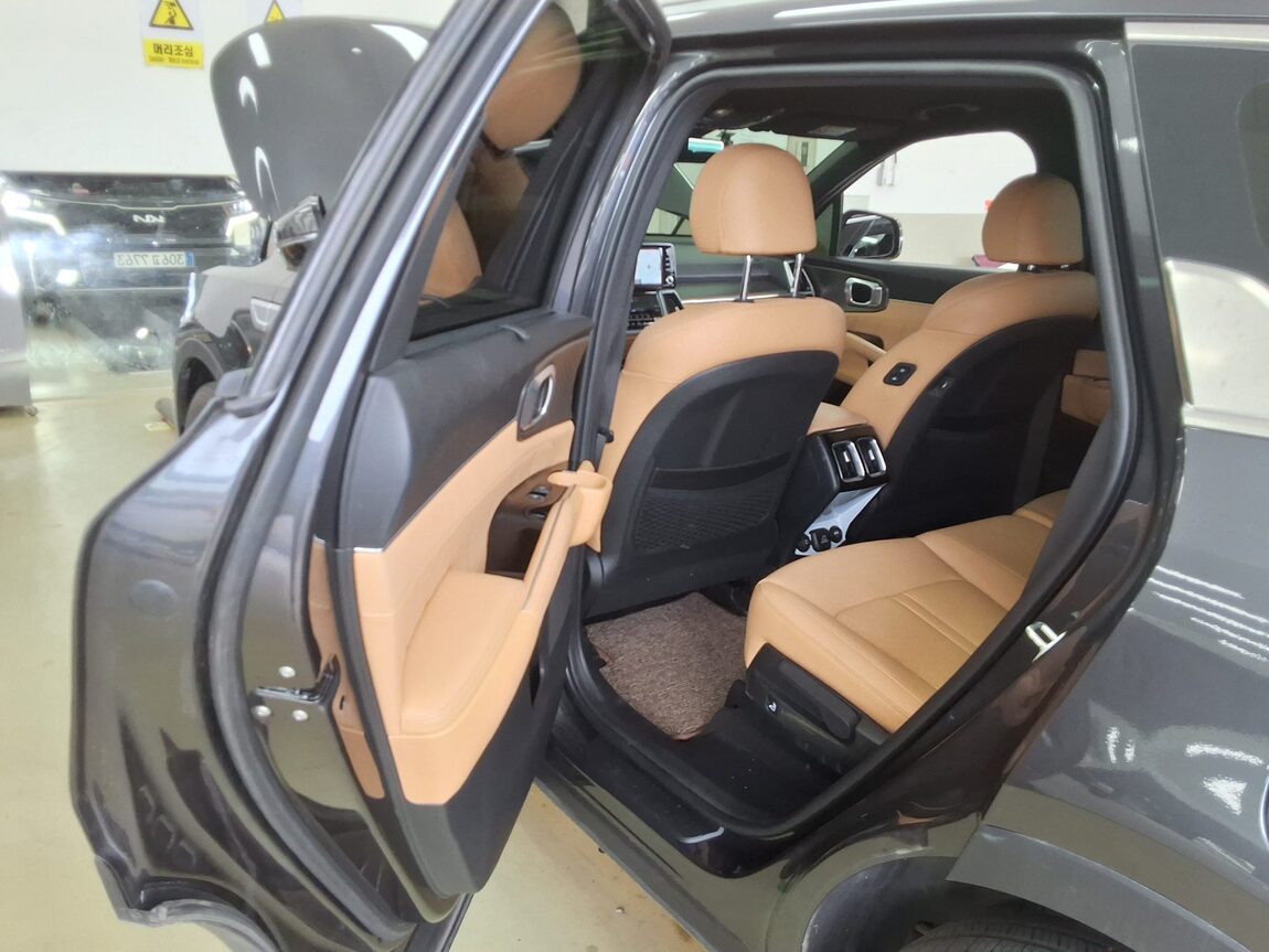 KIA NEW SORENTO HYBRID (MQ4) 1.6 HEV 4WD NOBLESSE 2023 - zdjęcie 12