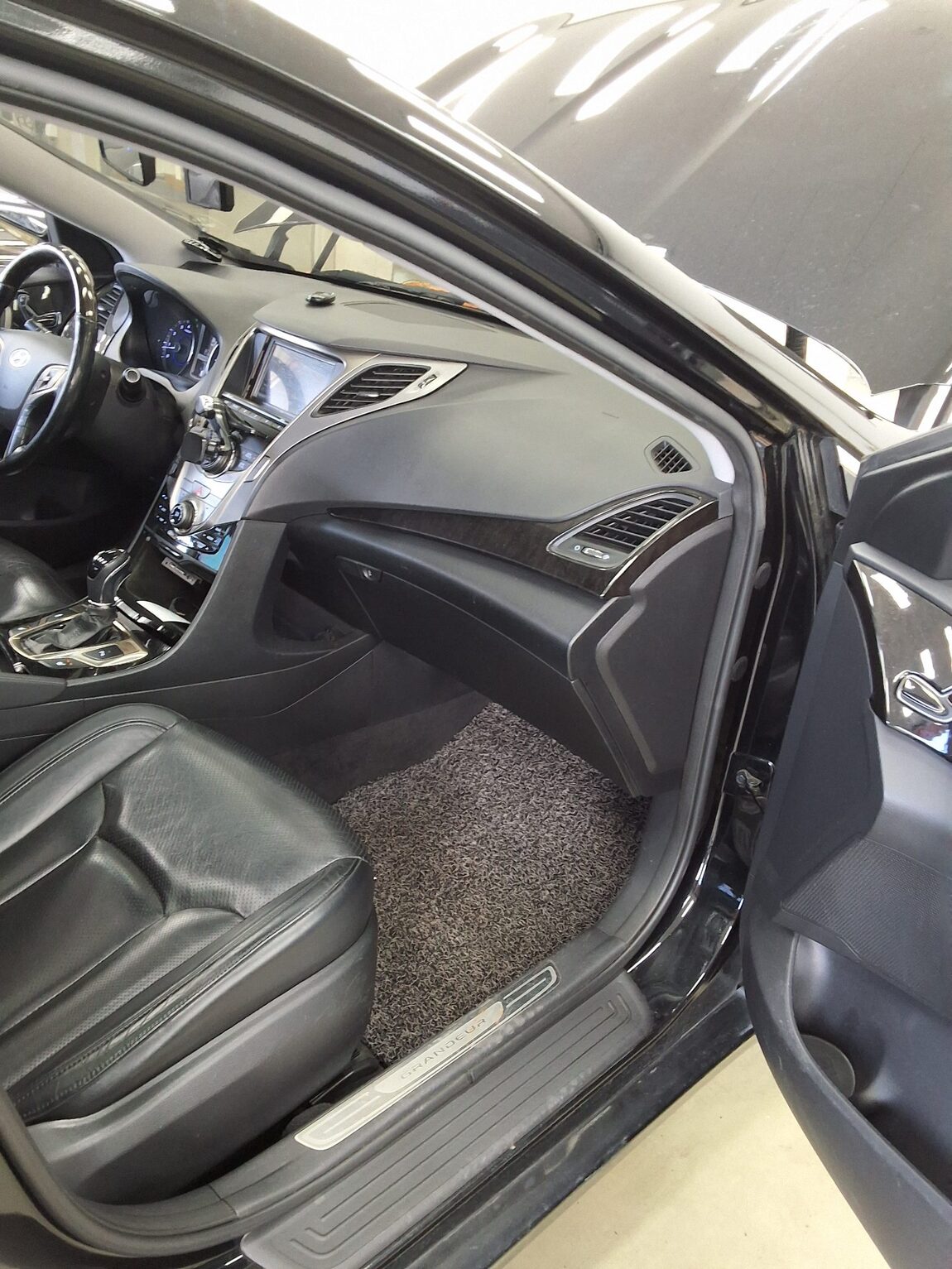 HYUNDAI GRANDEUR HG LPI RENTAL CAR PRIME 2012 - zdjęcie 14