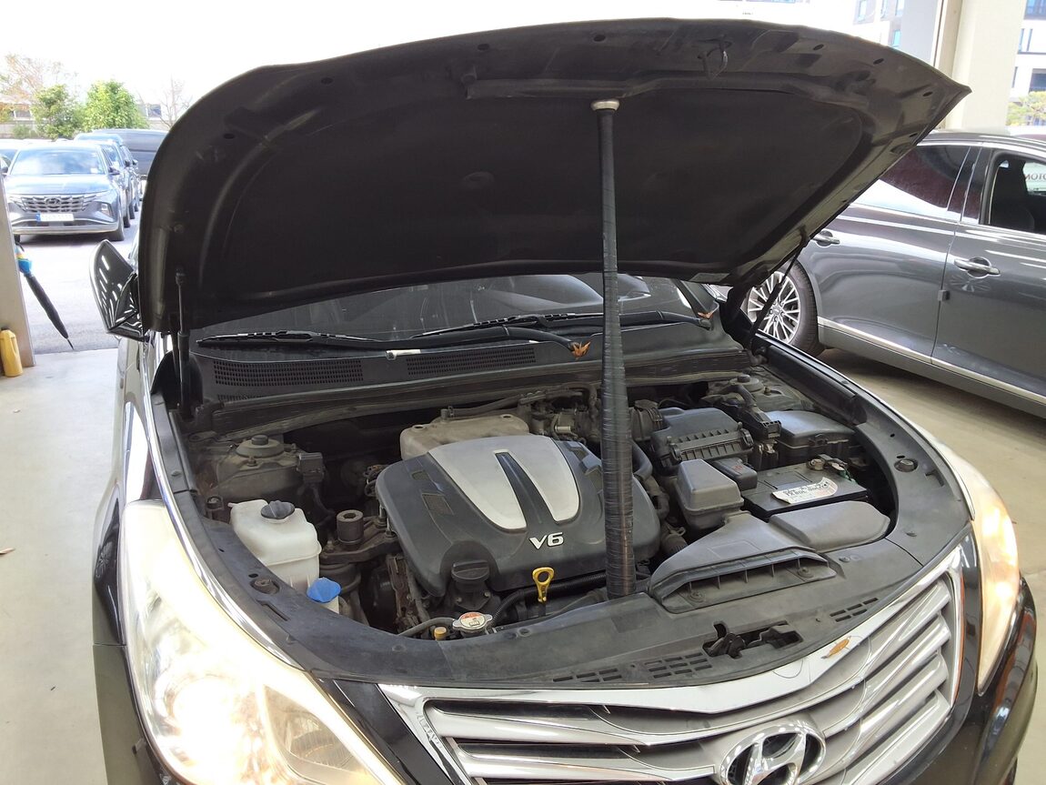 HYUNDAI GRANDEUR HG LPI RENTAL CAR PRIME 2012 - zdjęcie 19