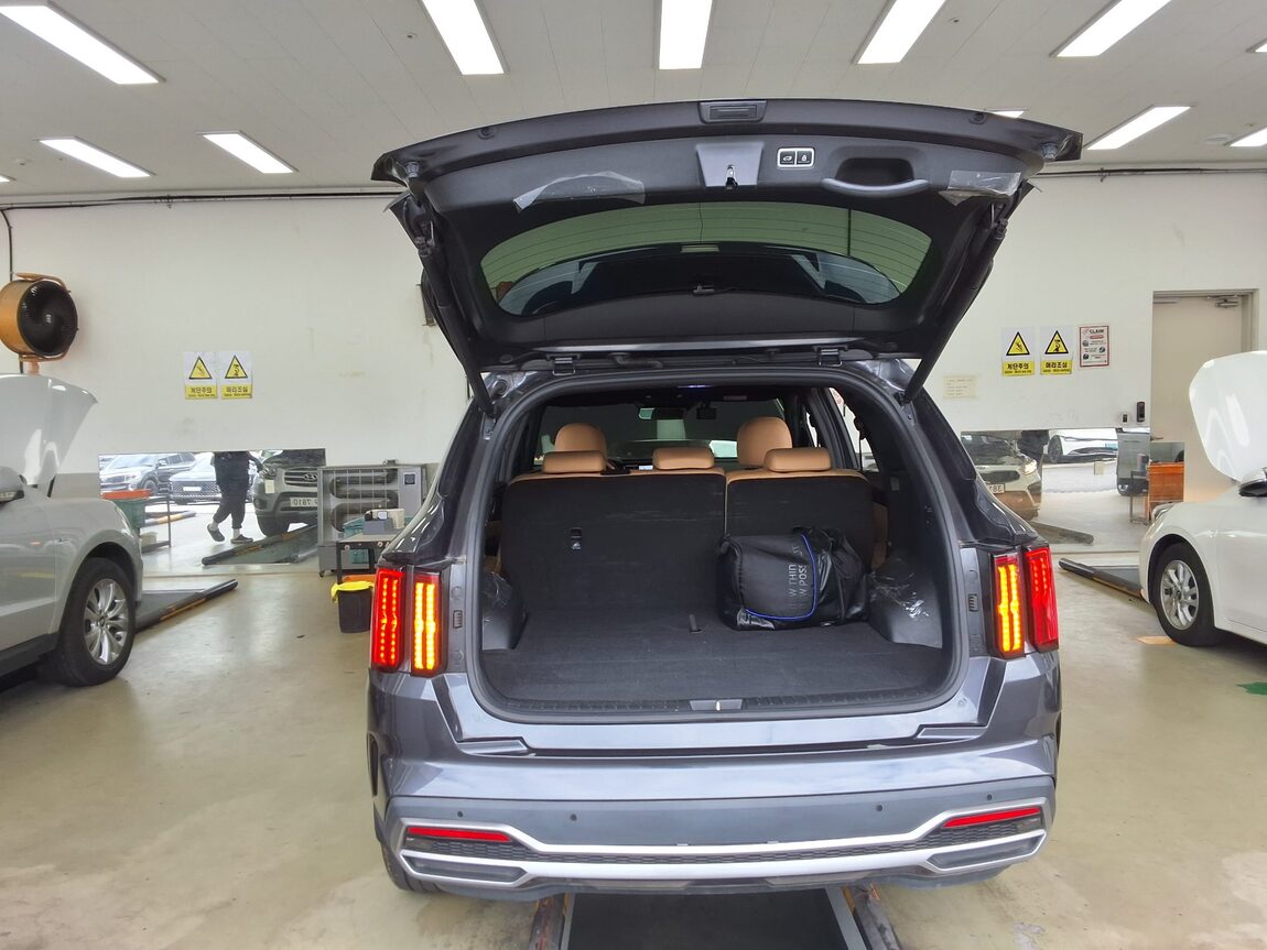 KIA NEW SORENTO (MQ4) 2.2 DIESEL 4WD NOBLESSE 2023 - zdjęcie 15