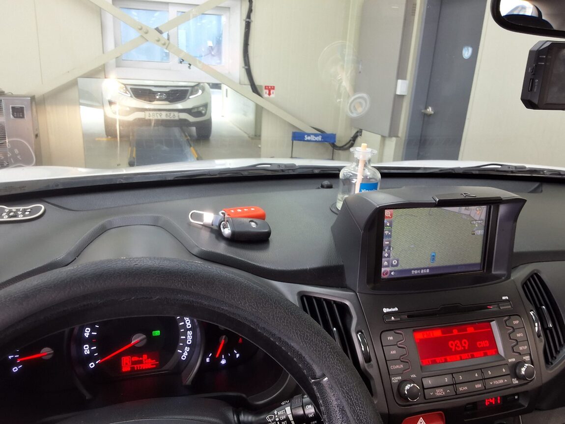 KIA SPORTAGE R DIESEL R2.0 2WD TLX LUXURY MODEL 2011 - zdjęcie 25