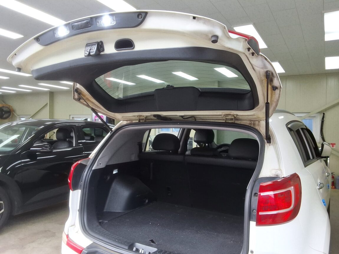 KIA SPORTAGE R DIESEL R2.0 2WD TLX LUXURY MODEL 2011 - zdjęcie 16