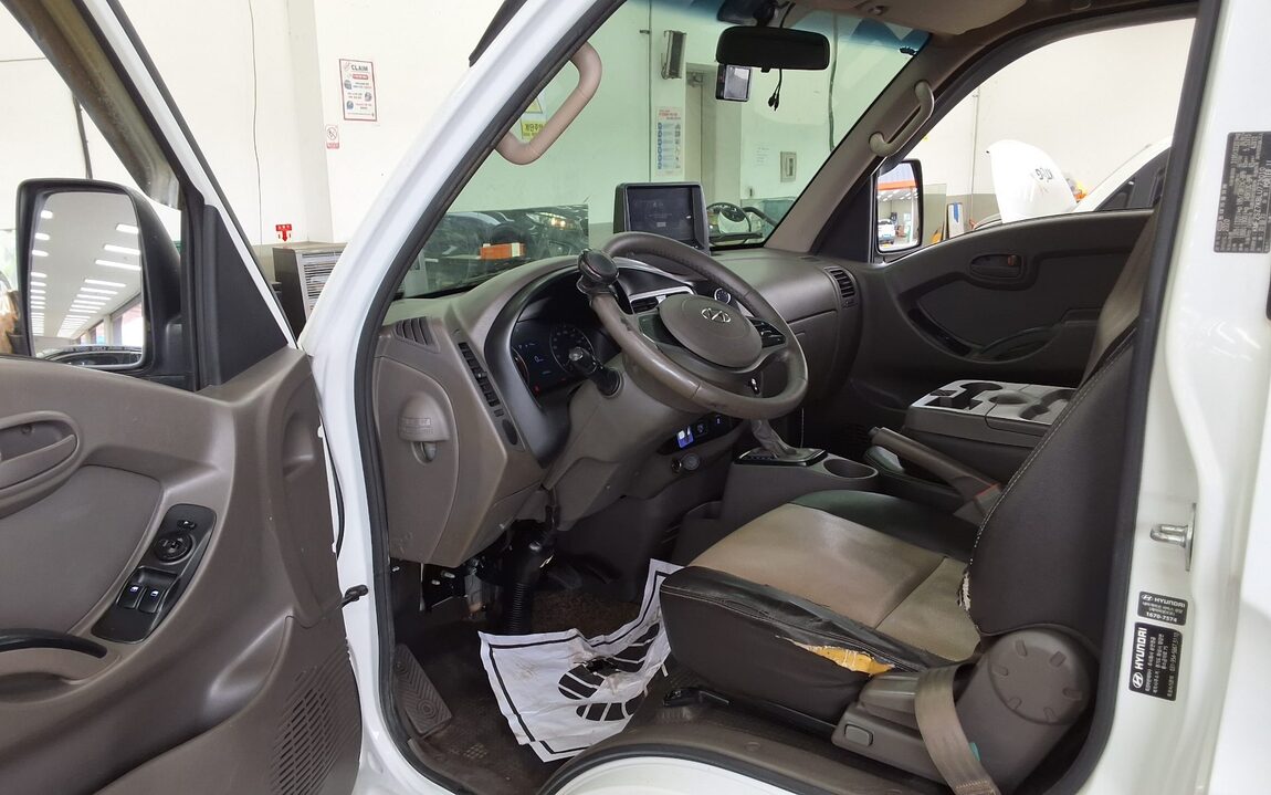 HYUNDAI PORTER II HIGH-ROOF BUILT-IN BOX TRUCK SUPER CAB 2020 - zdjęcie 10