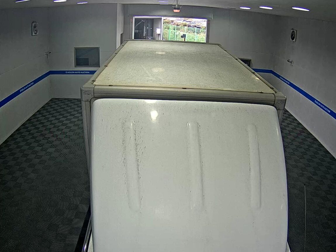 HYUNDAI PORTER II HIGH-ROOF BUILT-IN BOX TRUCK SUPER CAB 2020 - zdjęcie 7