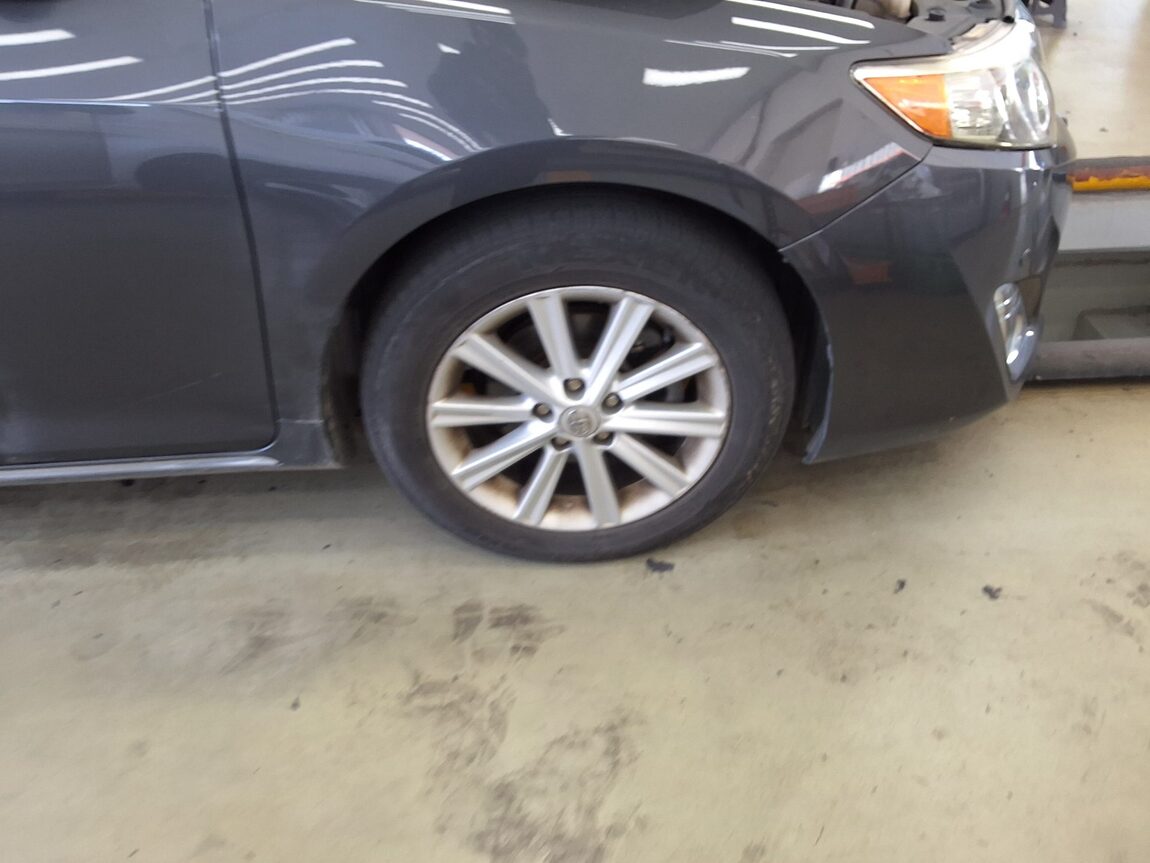 TOYOTA CAMRY (9TH GEN) 2.5 XLE 2012 - zdjęcie 24