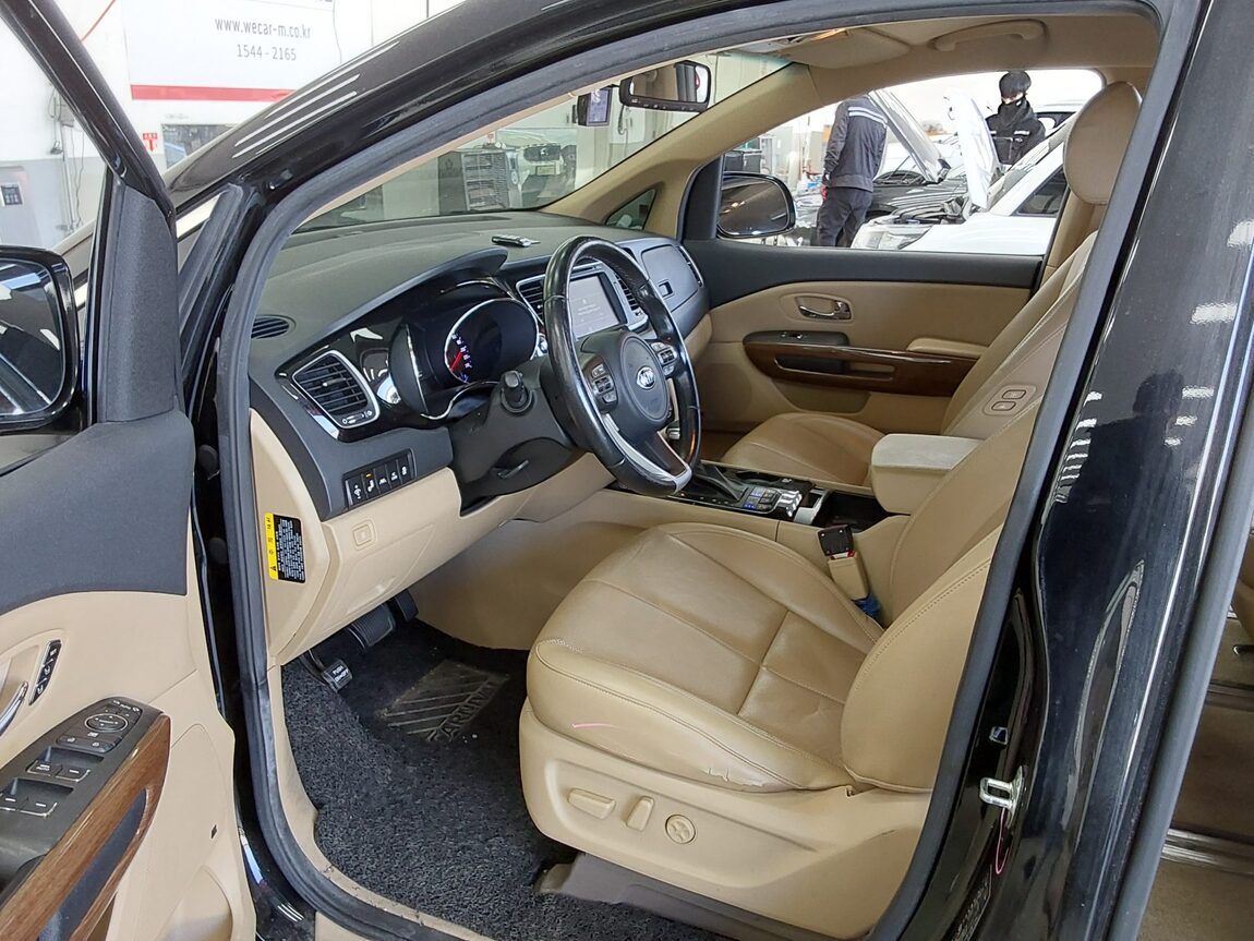 KIA ALL NEW CARNIVAL HI-LIMOUSINE DIESEL 9-SEATER NOBLESSE 2018 - zdjęcie 10