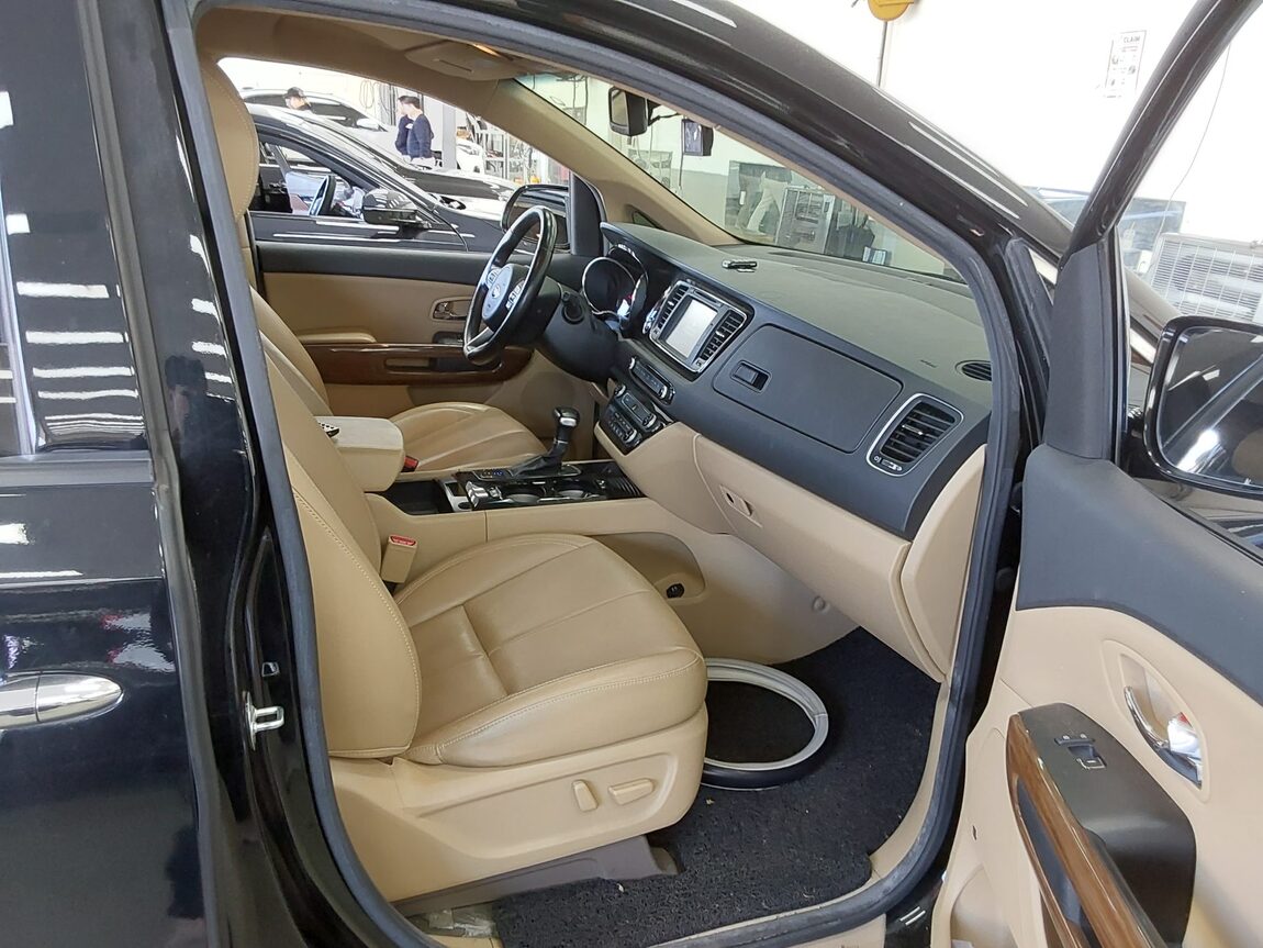 KIA ALL NEW CARNIVAL HI-LIMOUSINE DIESEL 9-SEATER NOBLESSE 2018 - zdjęcie 14
