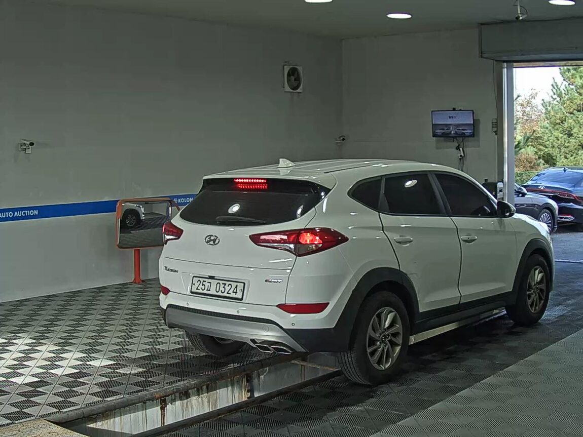HYUNDAI ALL NEW TUCSON DIESEL R2.0 2WD STYLE SPECIAL 2017 - zdjęcie 5