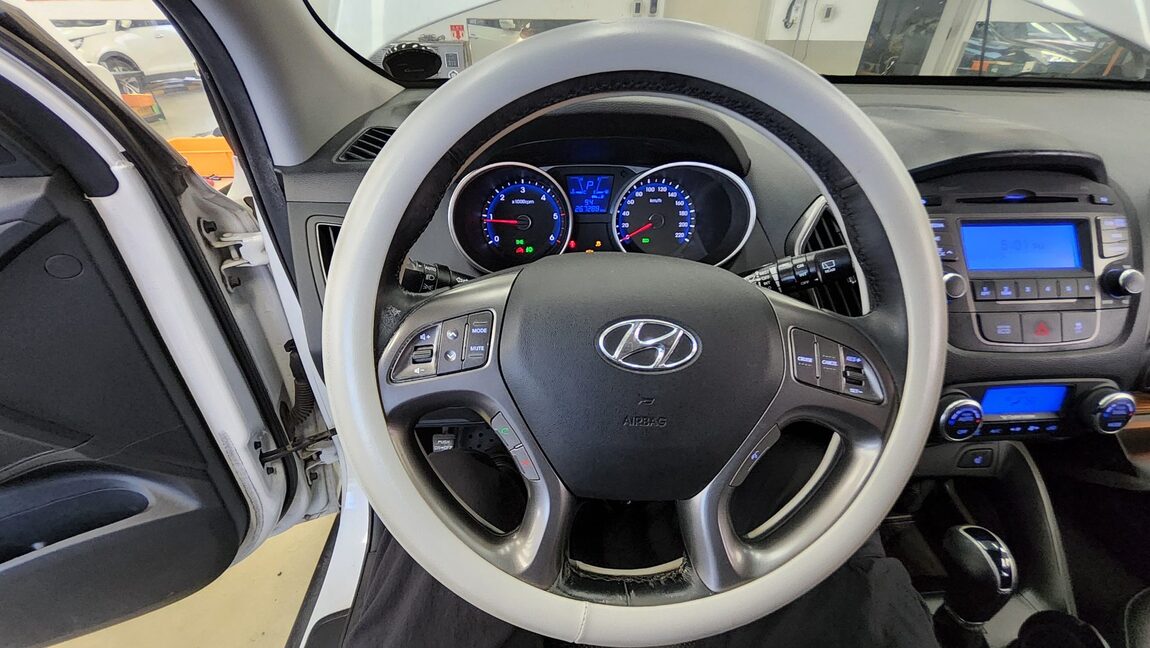 HYUNDAI NEW TUCSON ix DIESEL R2.0 2WD SMART SPECIAL 2014 - zdjęcie 17