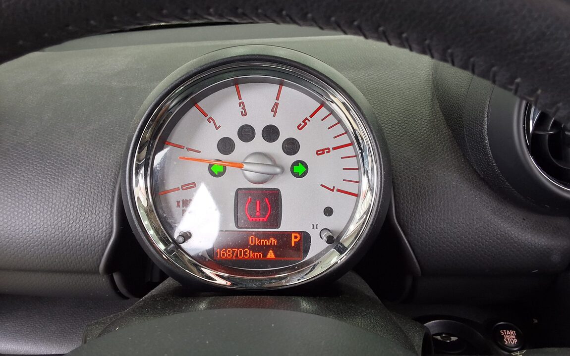 MINI COUNTRYMAN 2.0 D 2014 - zdjęcie 9