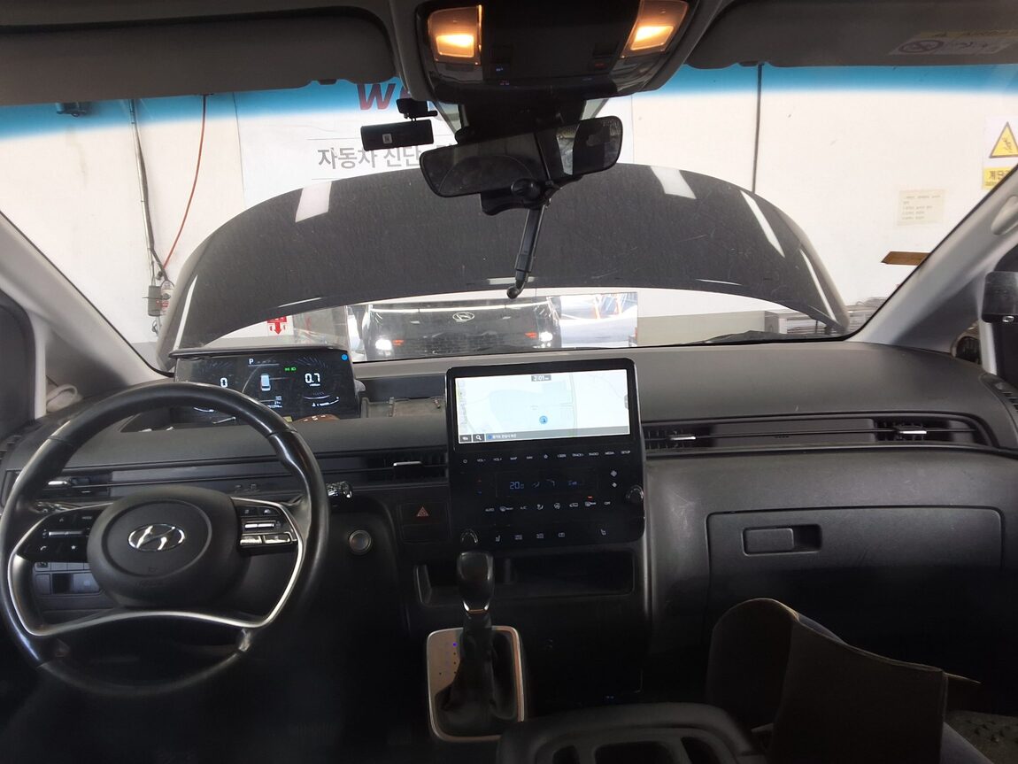 HYUNDAI STARIA 3.5 LPG CARGO 3-SEATER MODERN 2022 - zdjęcie 11