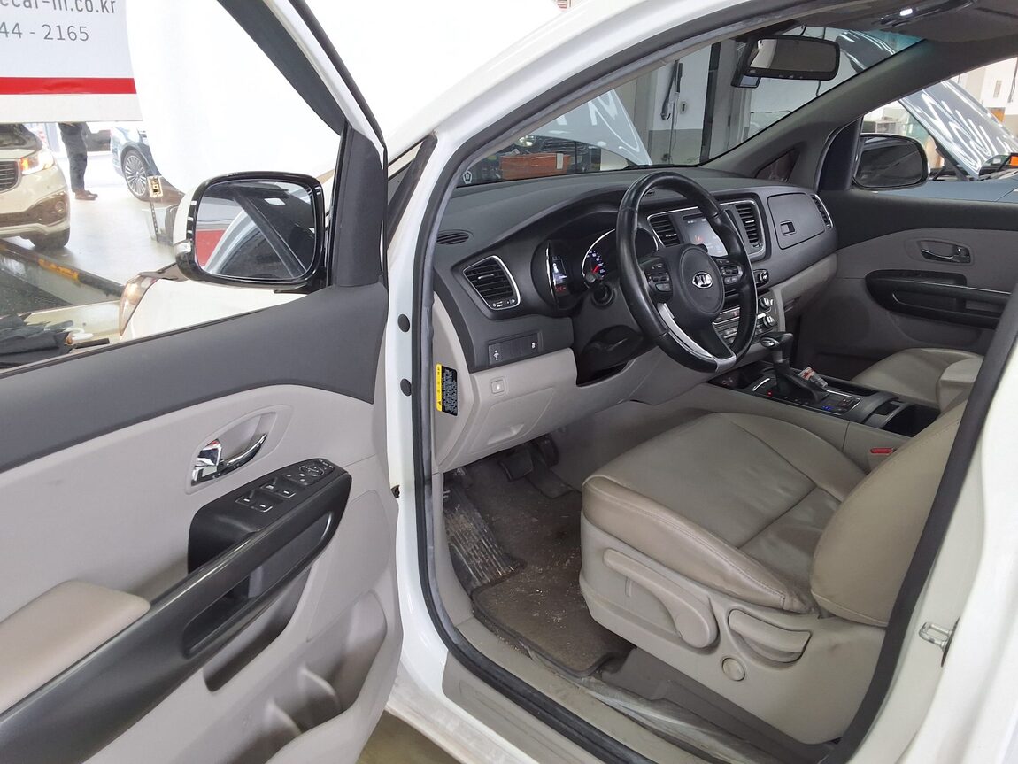 KIA ALL NEW CARNIVAL 9-SEATER DIESEL LUXURY 2018 - zdjęcie 10