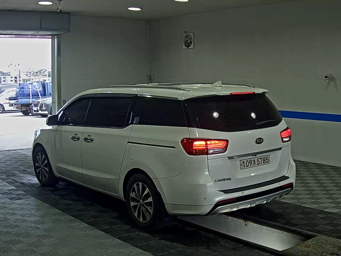 KIA ALL NEW CARNIVAL 9-SEATER DIESEL LUXURY 2018 - zdjęcie 6