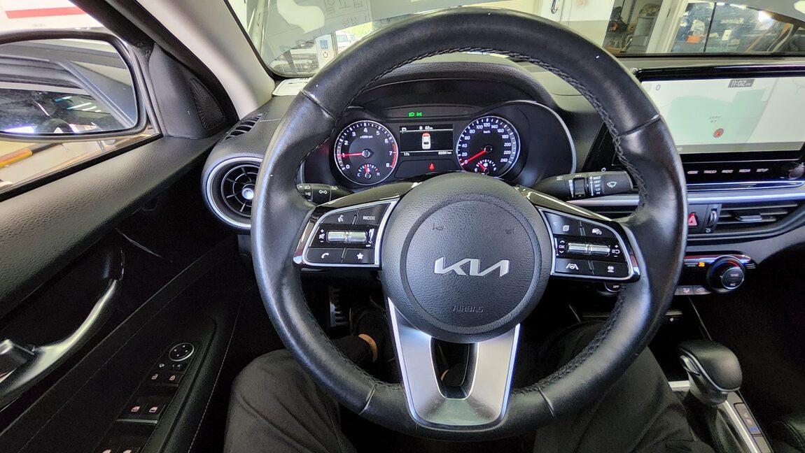KIA THE NEW K3 1.6 GASOLINE PRESTIGE 2023 - zdjęcie 17