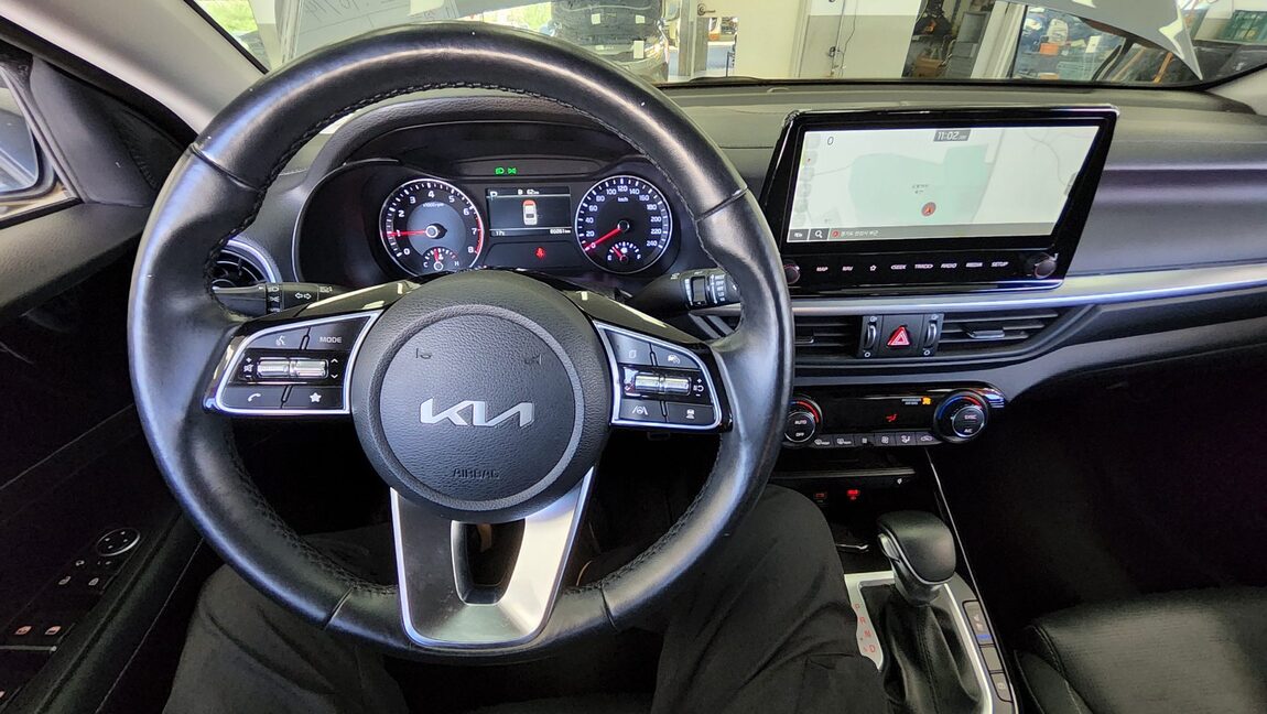 KIA THE NEW K3 1.6 GASOLINE PRESTIGE 2023 - zdjęcie 18