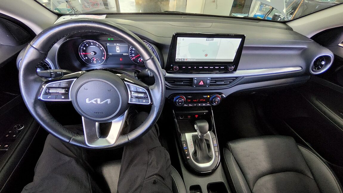 KIA THE NEW K3 1.6 GASOLINE PRESTIGE 2023 - zdjęcie 11