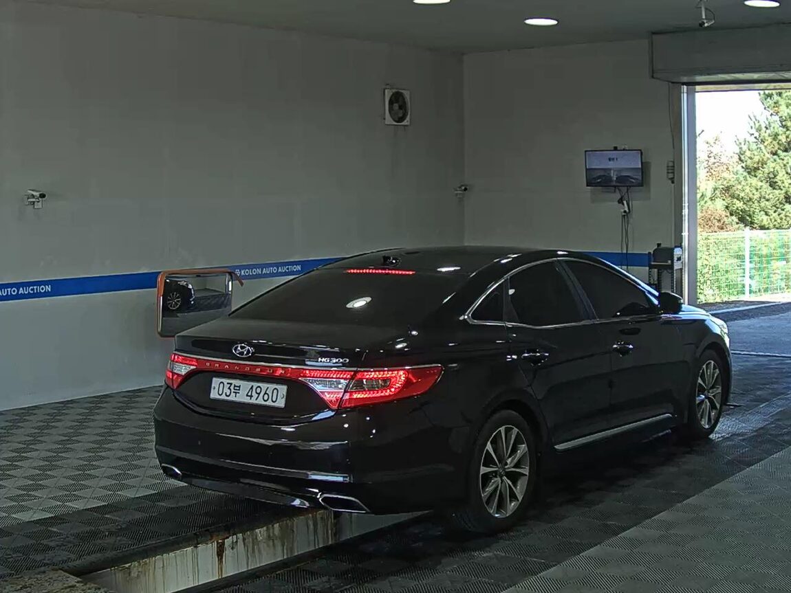 HYUNDAI GRANDEUR HG HG 300 EXCLUSIVE 2016 - zdjęcie 5