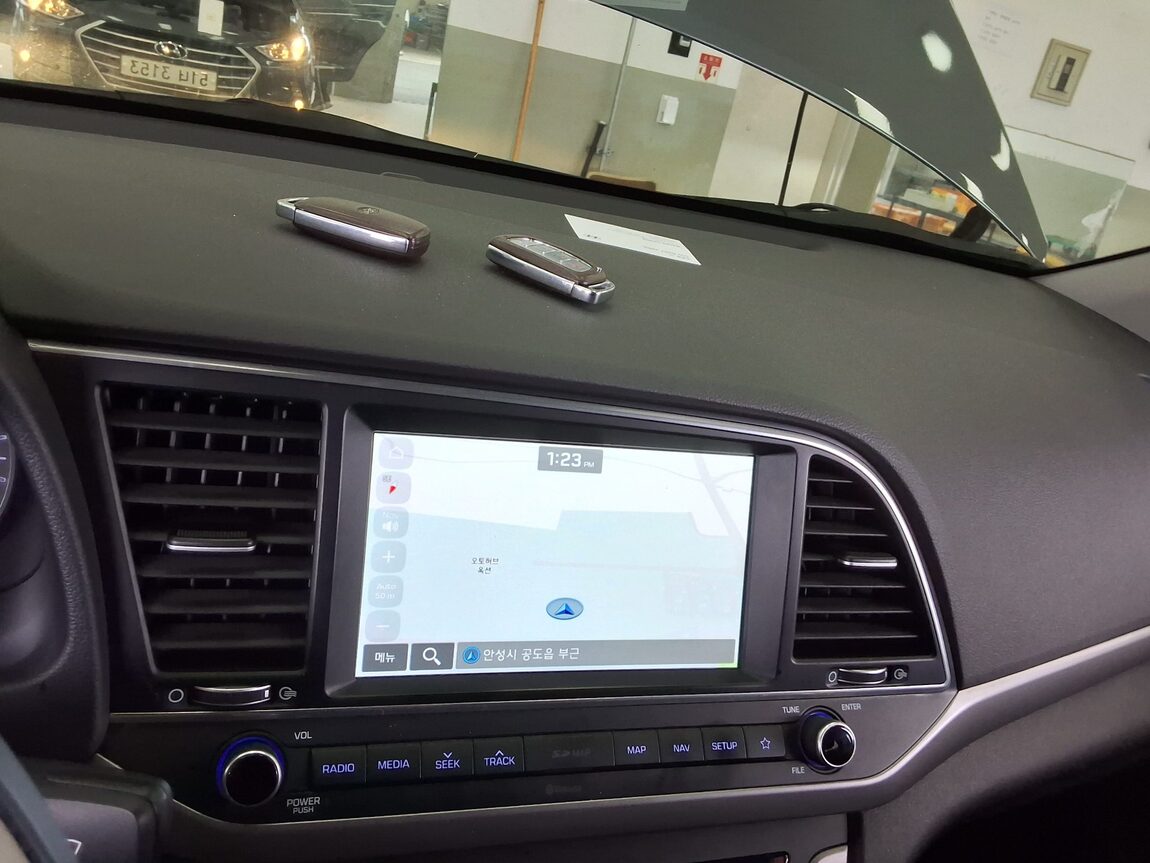 HYUNDAI AVANTE AD 1.6 GDi VALUE PLUS 2018 - zdjęcie 18