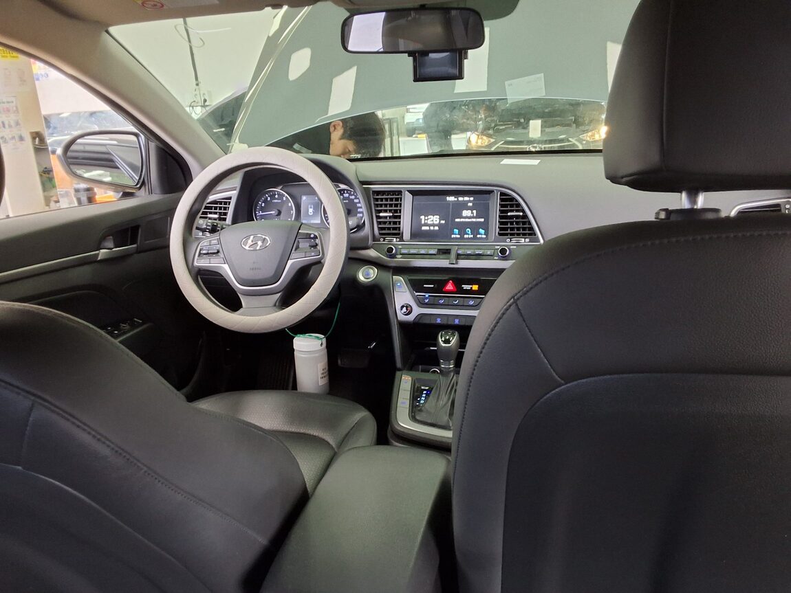 HYUNDAI AVANTE AD 1.6 GDi VALUE PLUS 2018 - zdjęcie 11