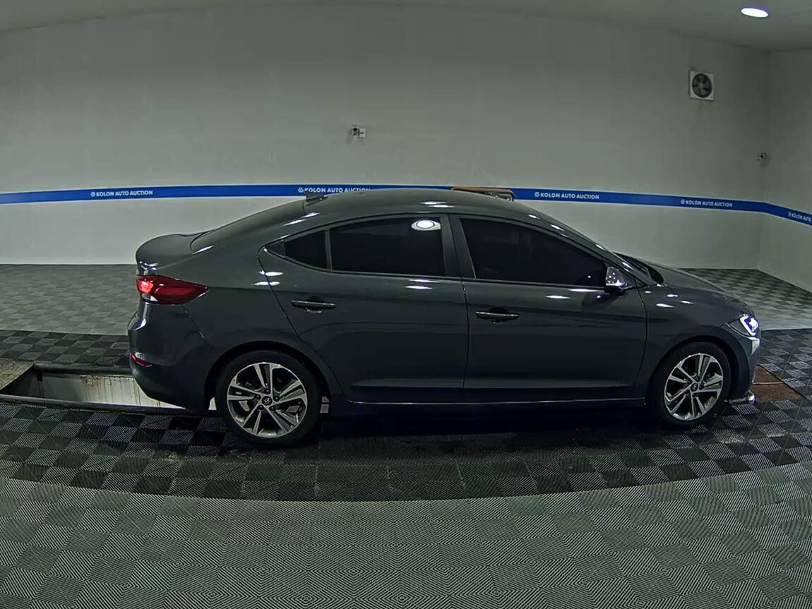 HYUNDAI AVANTE AD 1.6 GDi VALUE PLUS 2018 - zdjęcie 4