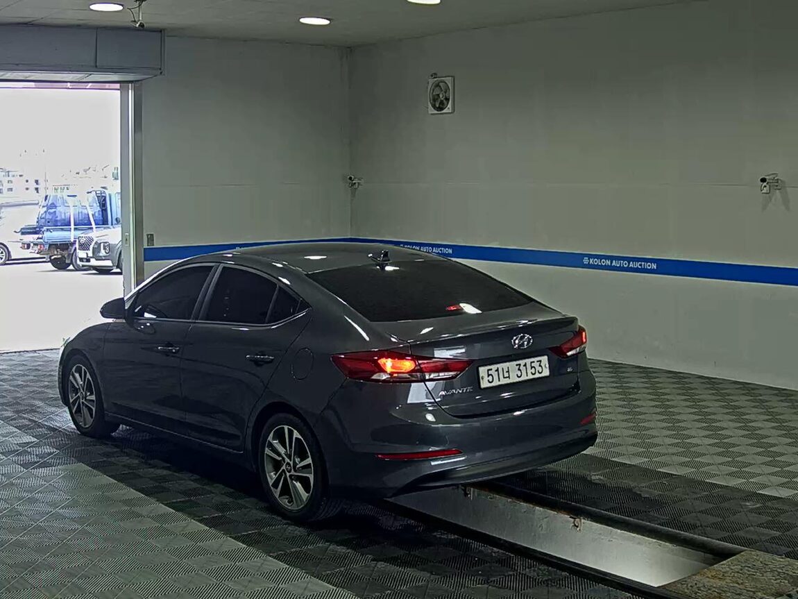HYUNDAI AVANTE AD 1.6 GDi VALUE PLUS 2018 - zdjęcie 6