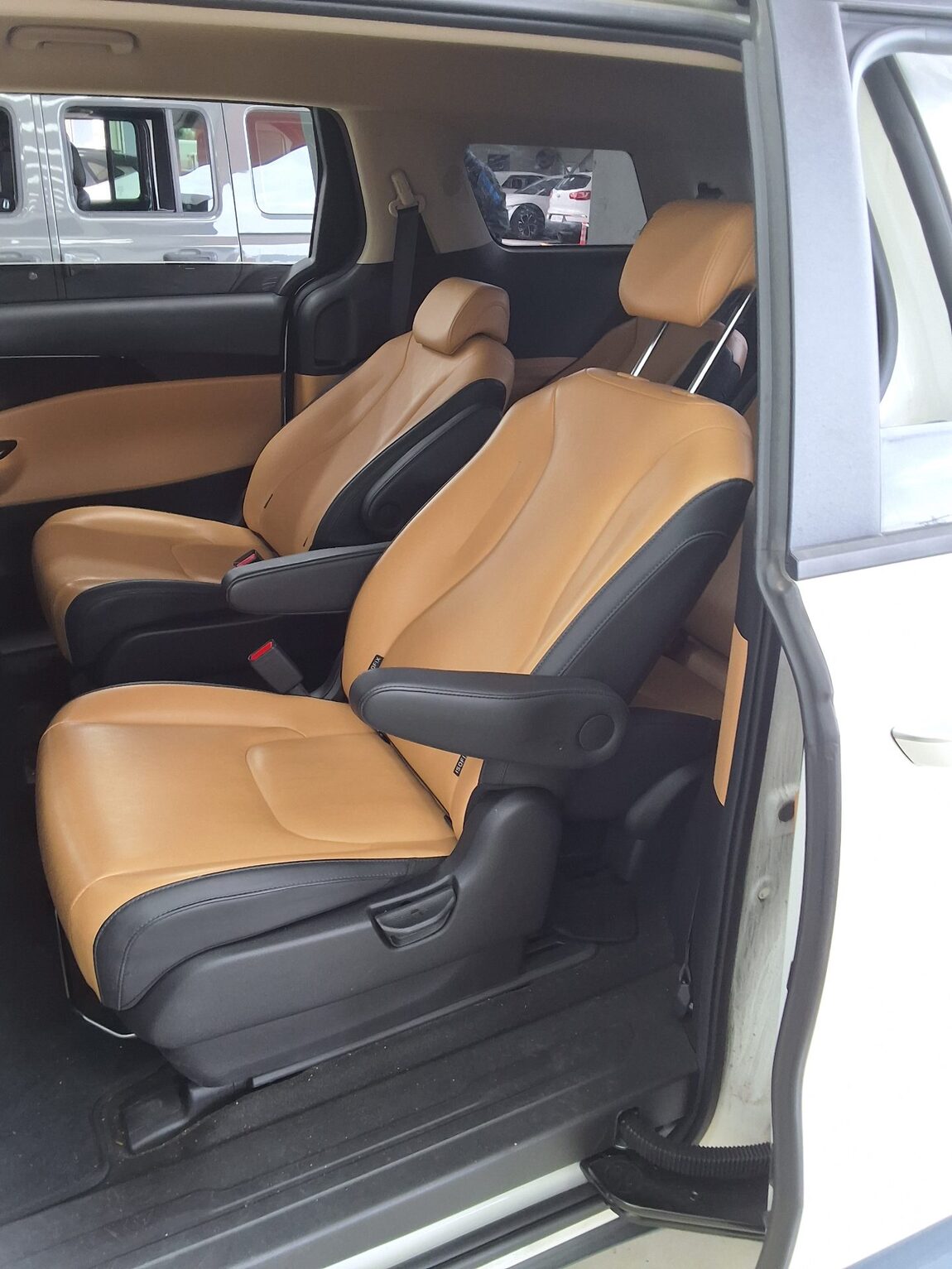 KIA NEW CARNIVAL (KA4) 9-SEATER DIESEL PRESTIGE 2023 - zdjęcie 12