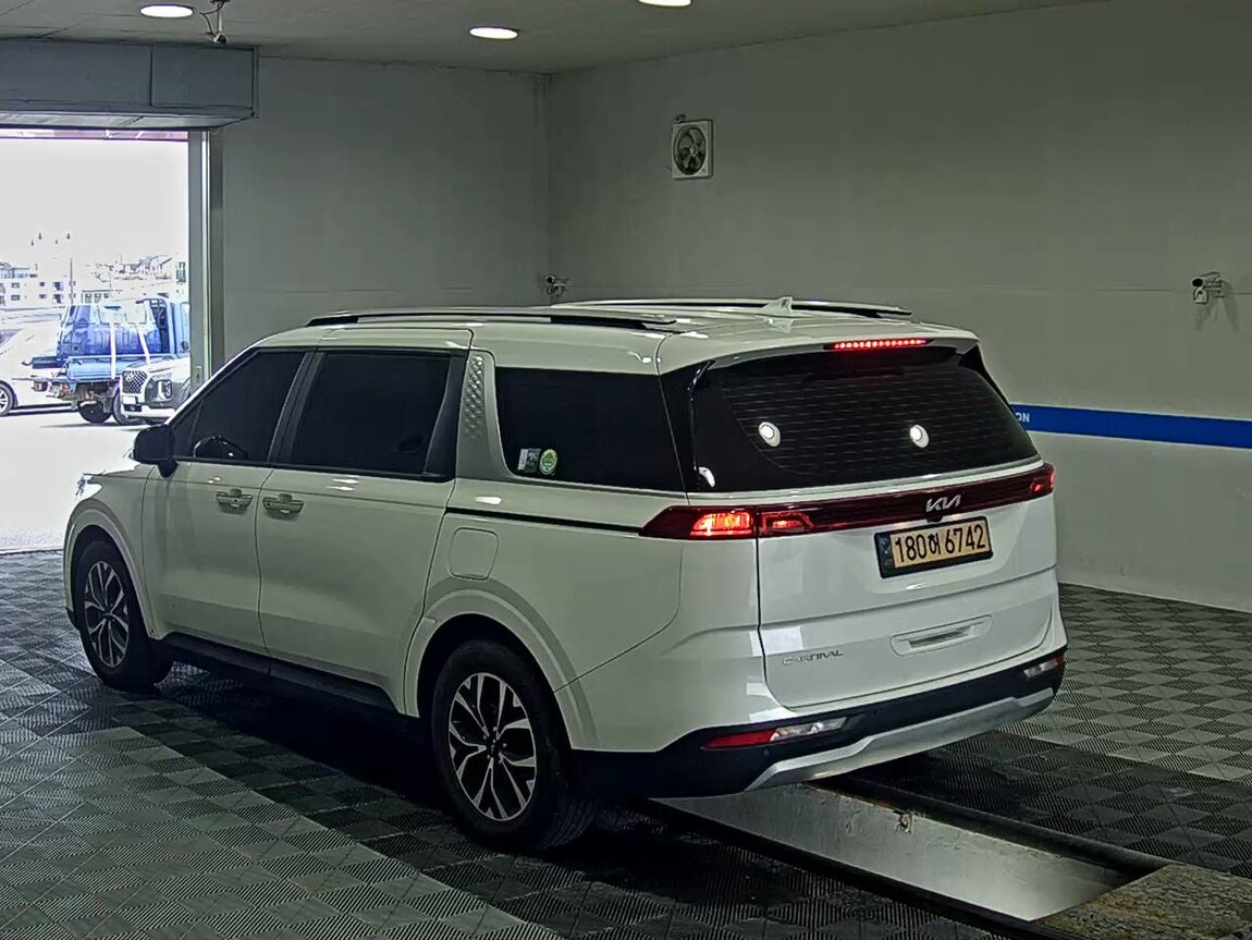 KIA NEW CARNIVAL (KA4) 9-SEATER DIESEL PRESTIGE 2023 - zdjęcie 6
