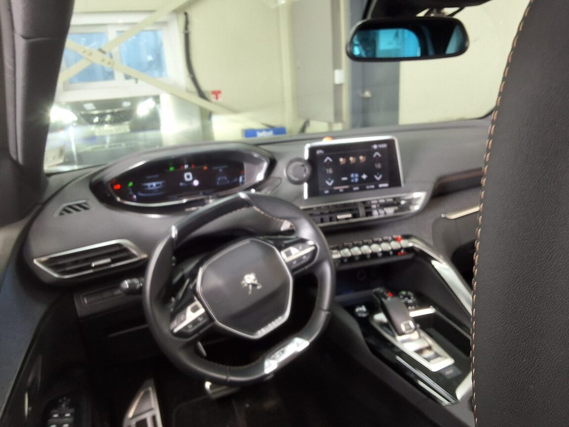 PEUGEOT 5008 (2ND GEN) 1.5 BlueHDi GT LINE 2019 - zdjęcie 12