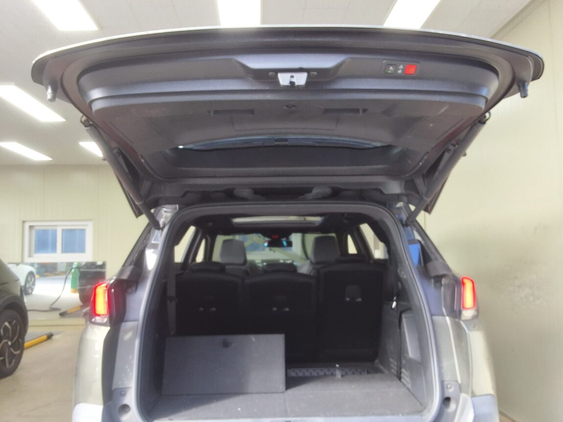 PEUGEOT 5008 (2ND GEN) 1.5 BlueHDi GT LINE 2019 - zdjęcie 16