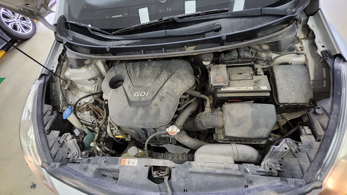 HYUNDAI NEW i30 1.6 GDi UNIQUE 2012 - zdjęcie 21