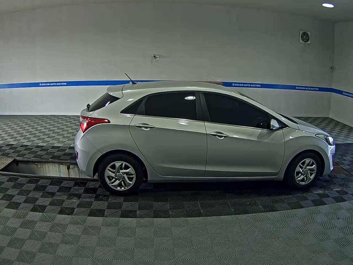 HYUNDAI NEW i30 1.6 GDi UNIQUE 2012 - zdjęcie 4