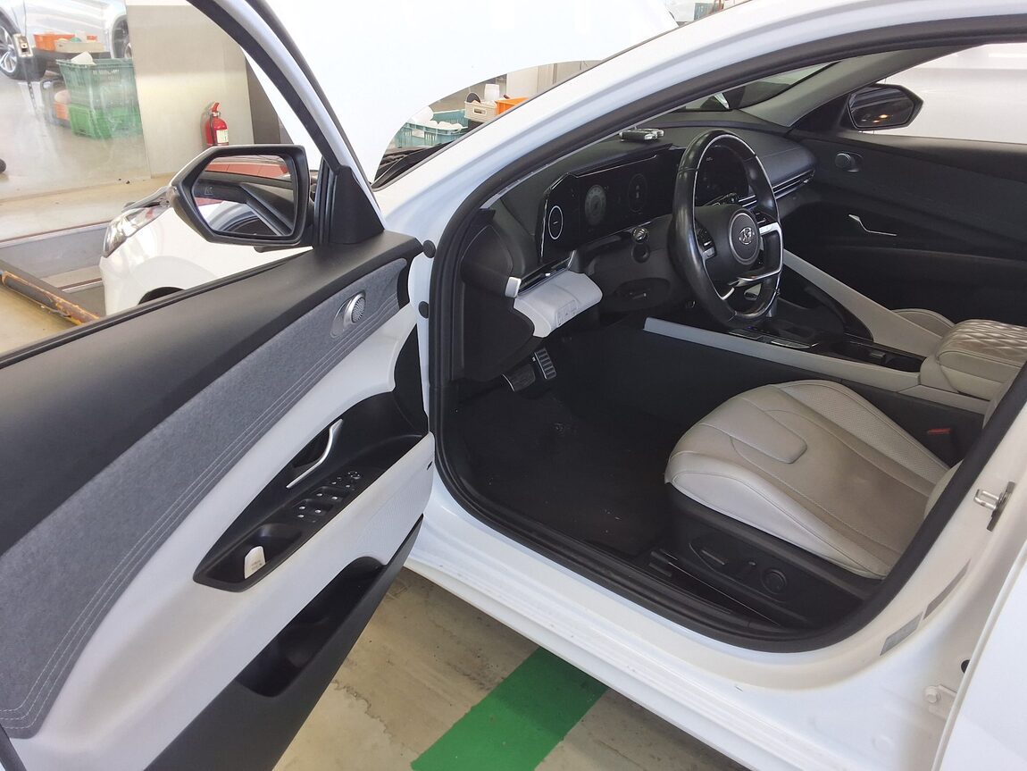 HYUNDAI AVANTE (CN7) 1.6 GASOLINE INSPIRATION 2022 - zdjęcie 10