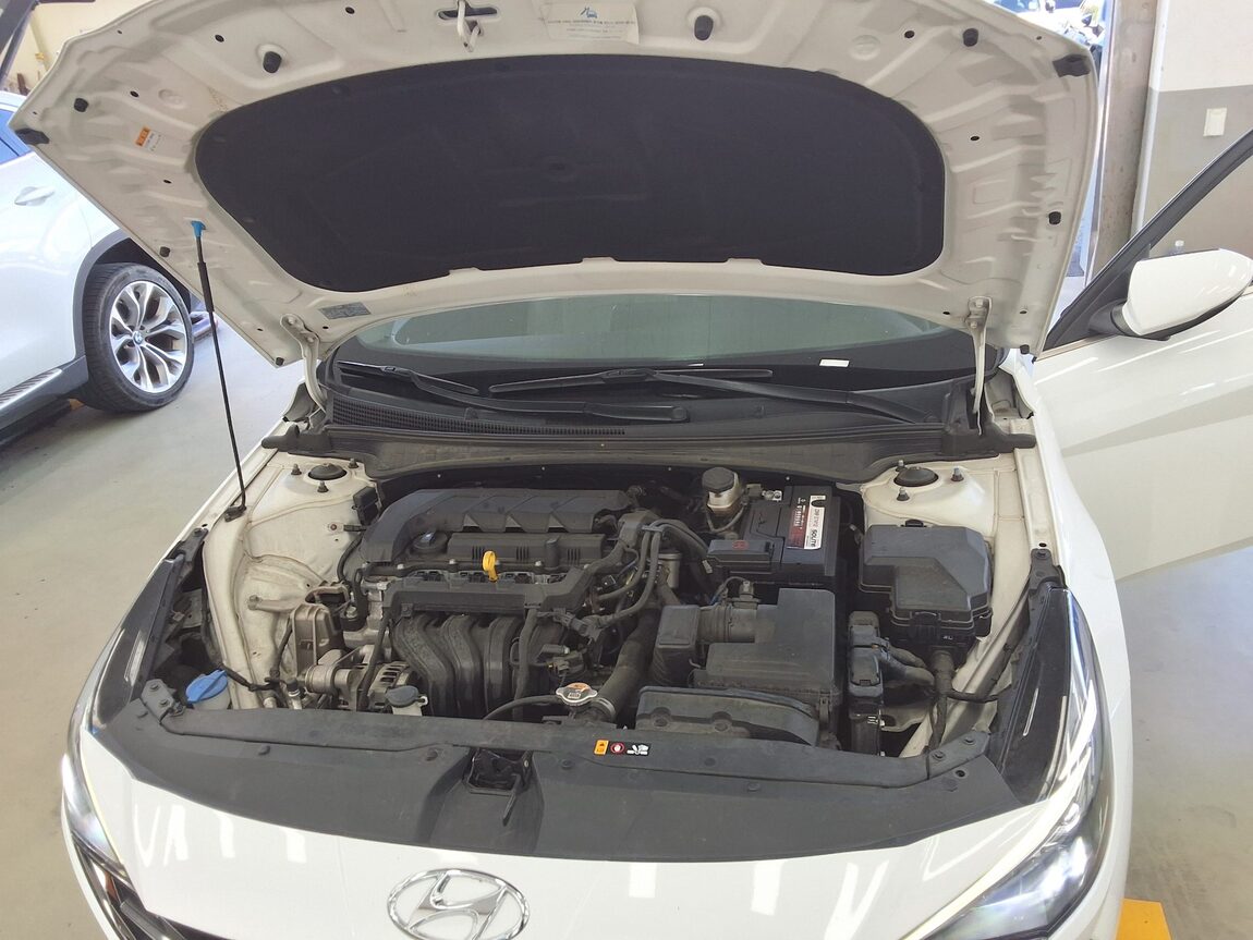 HYUNDAI AVANTE (CN7) 1.6 GASOLINE INSPIRATION 2022 - zdjęcie 18